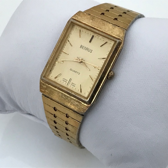 benrus quartz watch value